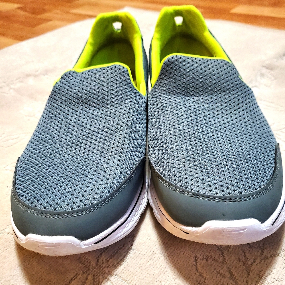 Sketchers GO Walk Max